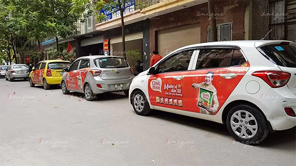Quảng cáo trên xe là một trong những chiến thuật Marketing du kích được rất nhiều công ty tại Việt Nam đang sử dụng, kể cả các startup